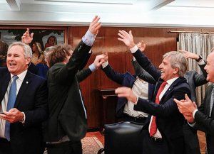Denuncia por malversación de caudales públicos contra Javier Milei, Luis Caputo y Santiago Bausili