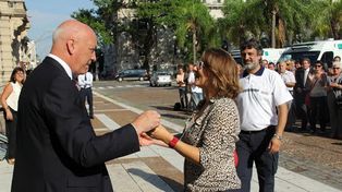 Se entregaron 10 nuevas ambulancias de alta complejidad y 5 motos para la Red Sanitaria de Emergencias