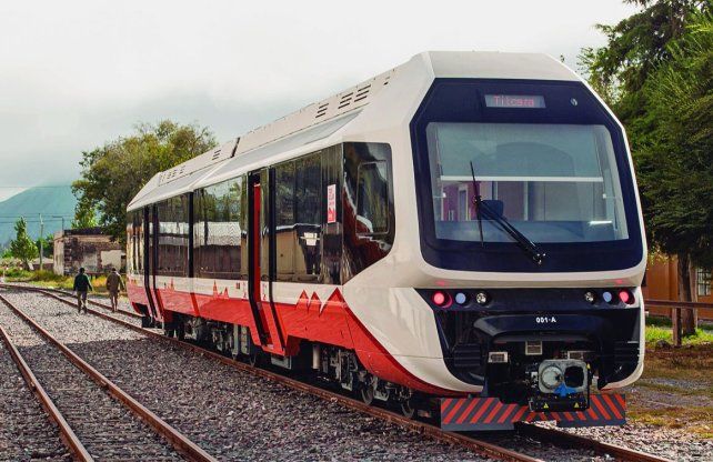 El tren recorre la Quebrada de Humahuaca en Jujuy