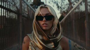¿Son parecidos?: demandan a Miley Cyrus por plagiar un tema de Bruno Mars