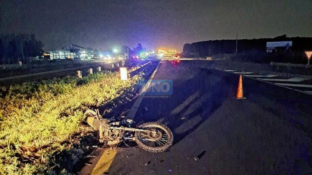 Hubo dos choques simultáneos en la ruta 14 con un motociclista muerto
