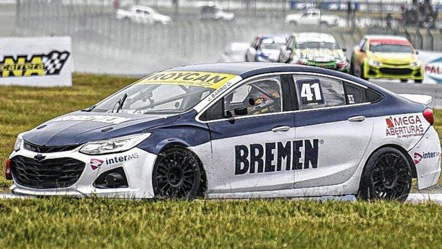 Jorge Barrio se llevó la victoria desde el autódromo de Concordia por la clase 3 del Turismo Nacional.