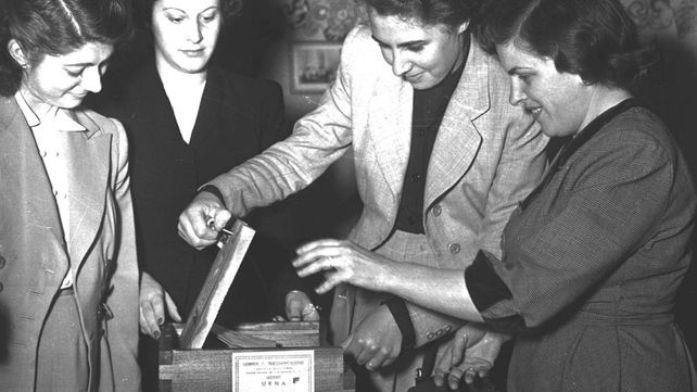 Hace 75 años el voto femenino trastocó los roles de género asignados a la mujeres hasta ese momento. El voto fue el puntapié que reveló otras desigualdades