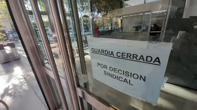 El reclamo de los trabajadores del Hospital Carrasco. 