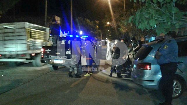 Hubo cinco detenidos luego de un intenso tiroteo en barrio Las Flores