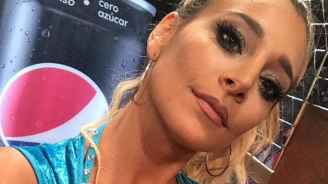 Se sacó la ropa e hizo explotar Instagram desde Brasil