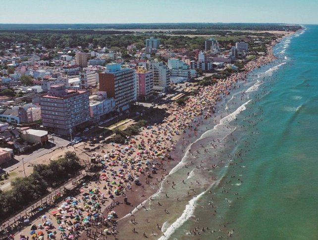Millones de turistas argentinos se aventuraron a recorrer playas y destinos nacionales esta temporada 2026.