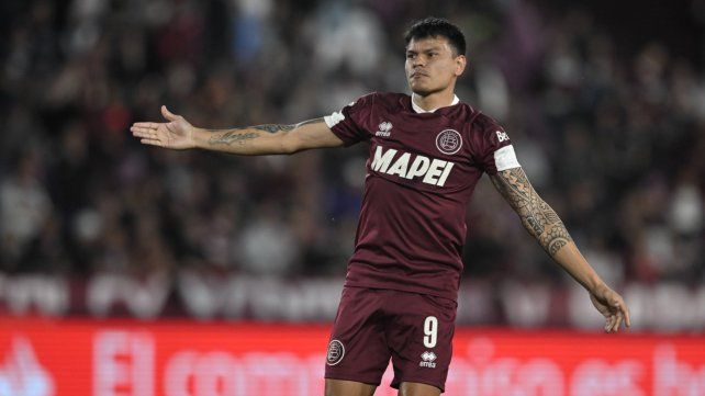 Walter Bou es la carta de ataque principal de Lanús