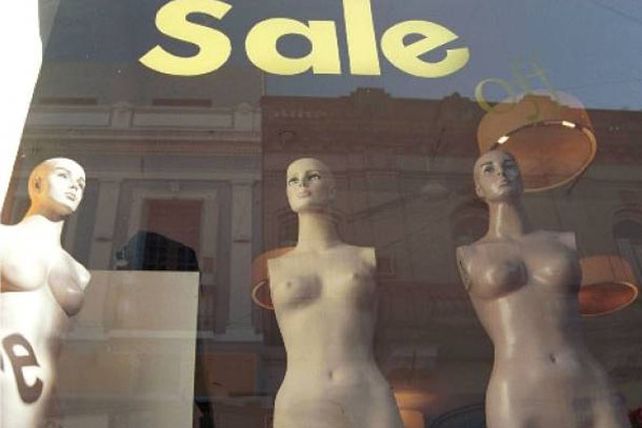 Paraná: una concejala propone prohibir los maniquíes desnudos