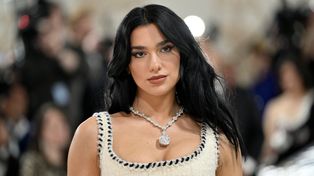 Dua Lipa recomendó dos libros de escritores argentinos en su cuenta de Instagram