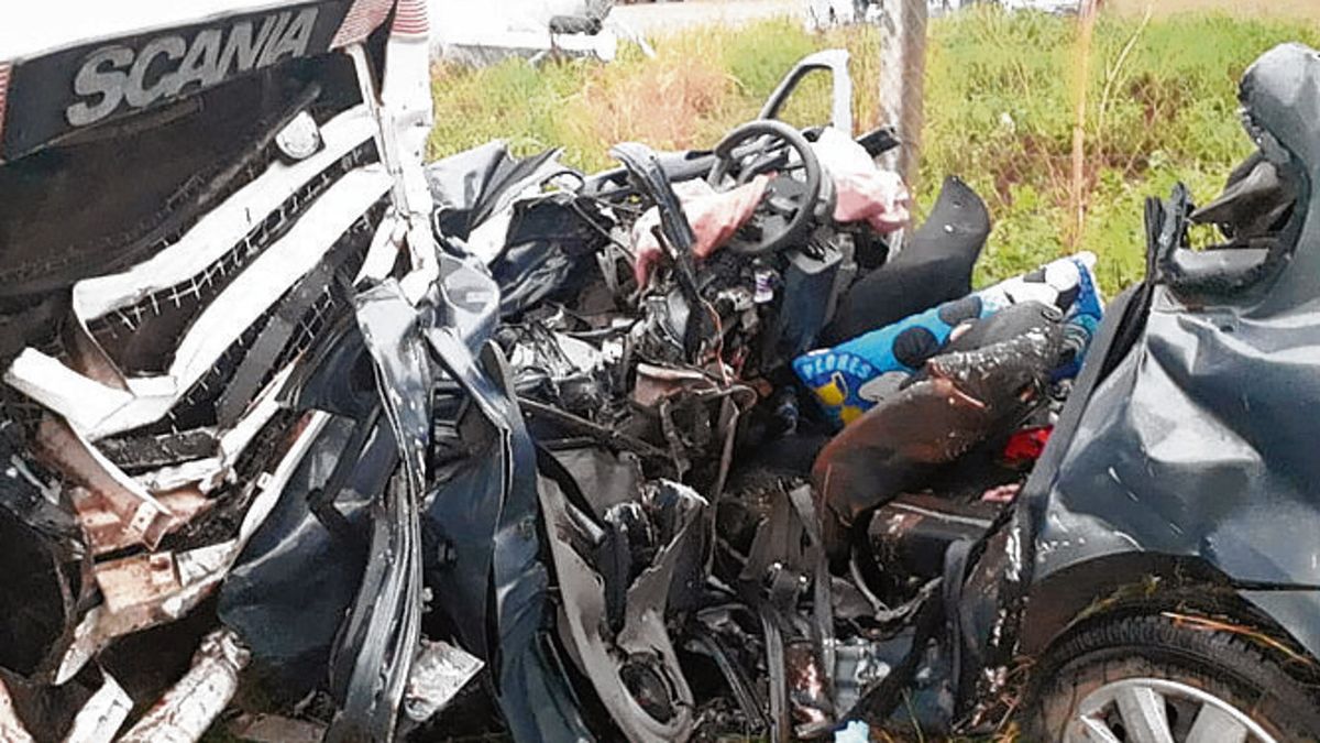 Muere una mujer y sus dos hijos en un choque en Esperanza
