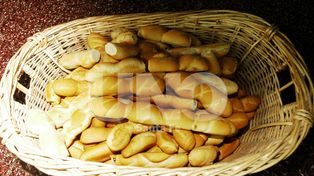 “Vendo desde hace meses el kilo de pan a $7,45 y le saco ganancia”