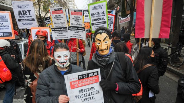 Trabajadores precarizados marcharon por el centro en reclamo de derechos laborales