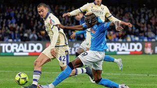 Napoli guardó jugadores y empató con Hellas Verona por la Serie A de Italia.