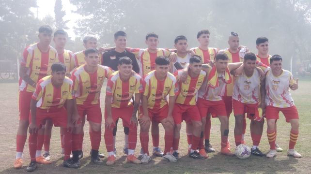 Defensores Unidos ganó bien. El equipo de barrio Ludueña derrotó de Defensores de Funes y se ilusiona por el ascenso en la Asociación Rosarina de Fútbol.