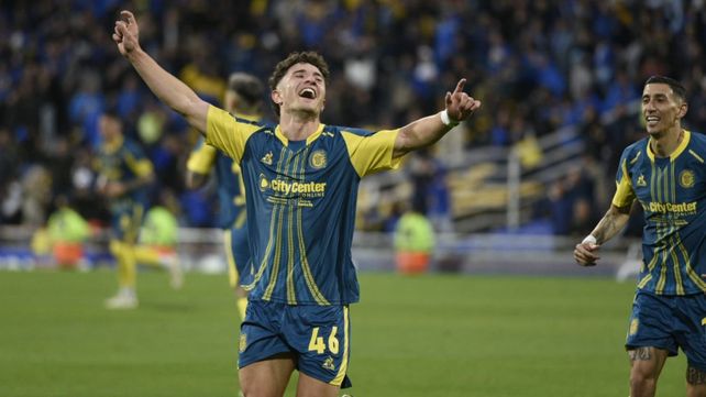 Ignacio Ovando celebra su gol de cabeza ante Argentinos. Fue el tanto del triunfo para un equipo que volvió a prenderse en todo.