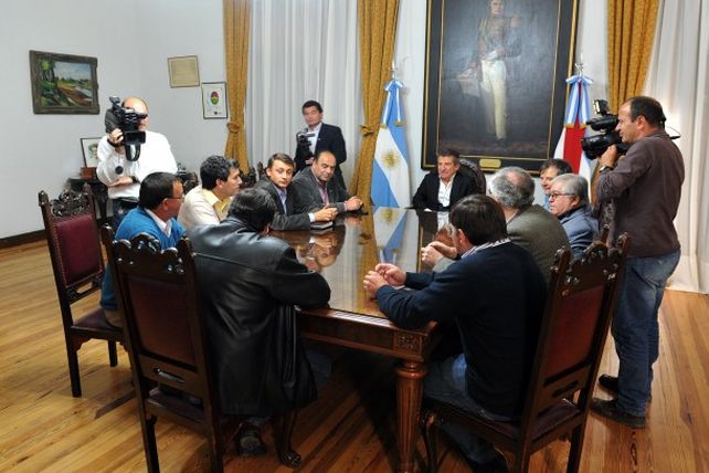 Se concretó el pase de los intendentes del FEF al urribarrismo