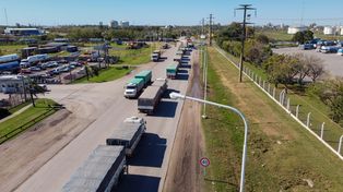 Camioneros, con su paritaria semestral del 31%, y petroleros, que sumó un 21% al acuerdo del 15% obtenido en diciembre, firmaron “adelantos” de las negociaciones que formalmente empiezan en unos meses.