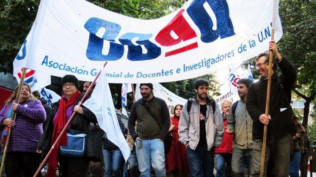 Semana agitada en la UNR antes de la huelga