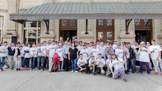 Jóvenes de la Ciudad ordenarán el estacionamiento gratuito Súper TC2000