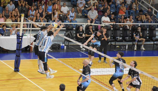 Villa Dora se trajo un triunfazo de Paraná en tie break frente a Echague.