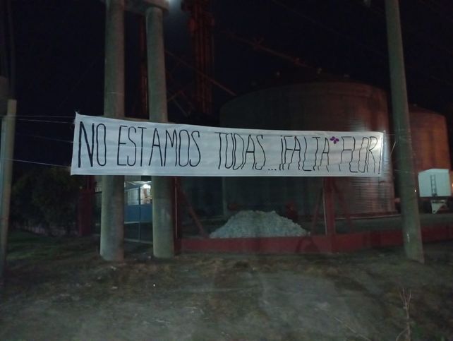 La ciudad de San Jorge amaneció con pintadas reclamando justicia