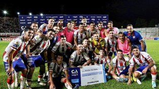 Unión reaccionó a tiempo, venció a Colegiales y avanzó de ronda en Copa Argentina