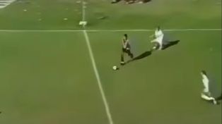 Omar Palma inicia la carrera hacia el gol en un partido amistoso ante los merengues.