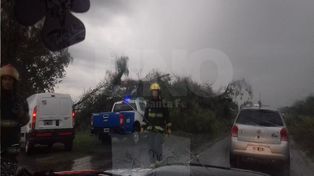 Una cola de tornado pasó por la localidad de Carlos Pellegrini