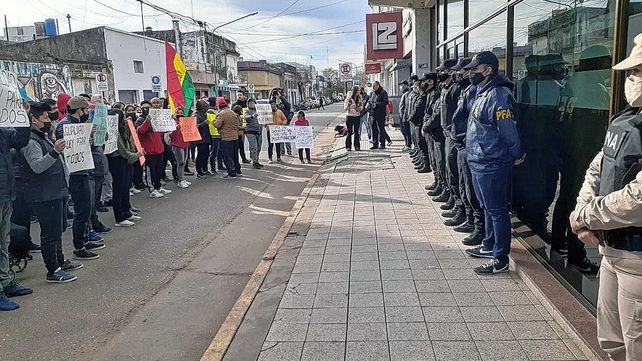 Comerciantes bolivianos de Gualeguaychú se movilizaron para denunciar discriminación