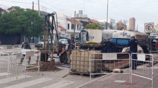 Interrumpen el tránsito frente al Club Unión para arreglar el socavón&nbsp;