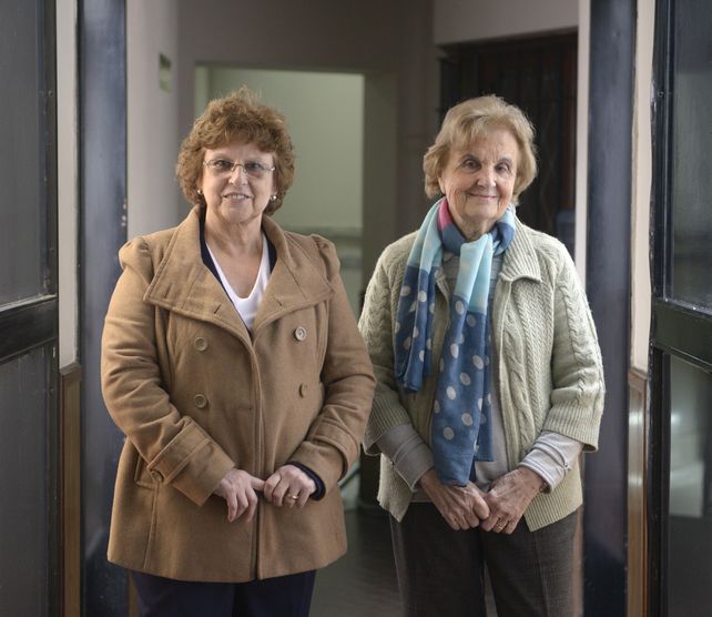La profesora Gloria Otaduy y la directora del Observatorio