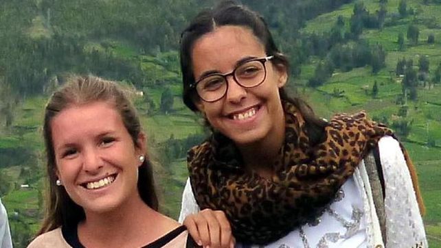 Demencial. María José y Marina fueron atacadas en las playas de Montañita