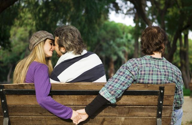 Una estadística de un portal de citas reveló que con el comienzo de la primavera crece el número de encuentros románticos prohibidos.&nbsp;