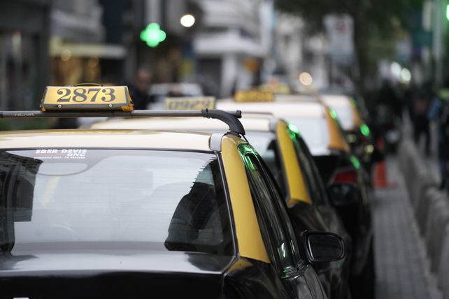 Taxistas argumentan que hay muchos coches que ya entran en su periodo de caducidad