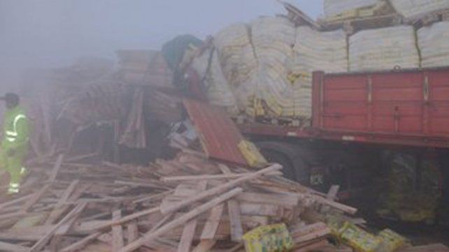 Ruta 12: confirman dos muertos en choque en cadena