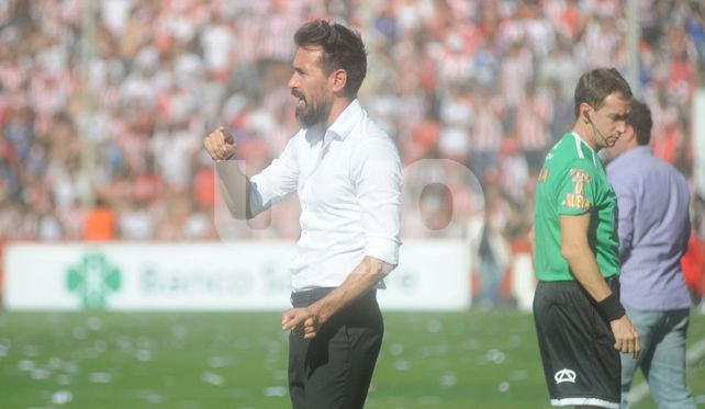 ¿Qué equipo debe poner Eduardo Domínguez para el Clásico?