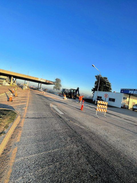 Túnel Subfluvial: hay reducción de calzadas en ambas cabeceras.
