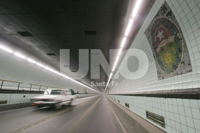 Por las vacaciones, más de 15 mil vehículos por día cruzan el Túnel