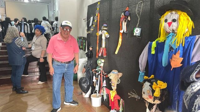 Los alumnos de escuelas primarias se lucieron con sus ahuyentadores de aves.