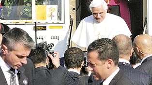 El Vaticano negó que un cardenal haya filtrado documentos secretos