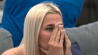 Luicila Belén Villar, más conocida como La Tora, será sancionada por sacarse el micrófono en la casa de Gran Hermano.