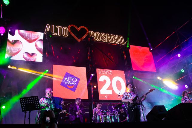 Los Palmeras hicieron vibrar a Rosario en el cierre de los festejos por los 20 años de Alto Rosario