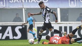 Renzo López definió ante la salida de Unsain para el 1-0 de Central Córdoba.
