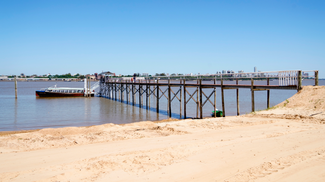 El muelle tiene 80 metros de largo y soporta 500 kilos por m2.