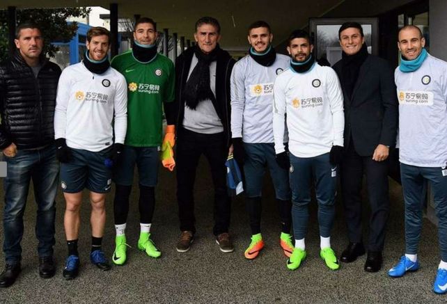 Corte italiano. Bauza posó con Ansaldi