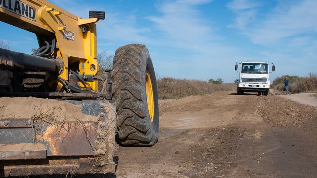 Las obras de mejora en la ruta 33 entre Viale y Maciá están a cargo de zonal XVIII Seguí. En total se utiliza 1.500 m3 del material.