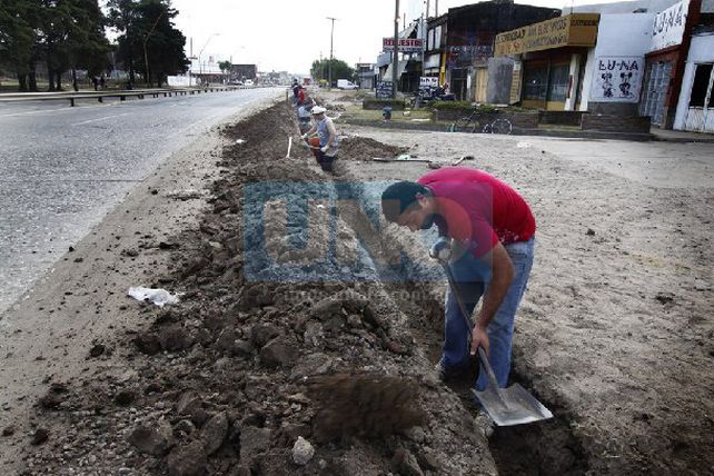 Más de 4.500 vecinos cuentan con agua potable en diferentes barrios de la ciudad