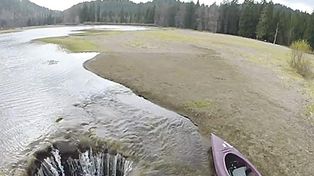 Un lago desaparece por un misterioso agujero sin final que se traga el agua