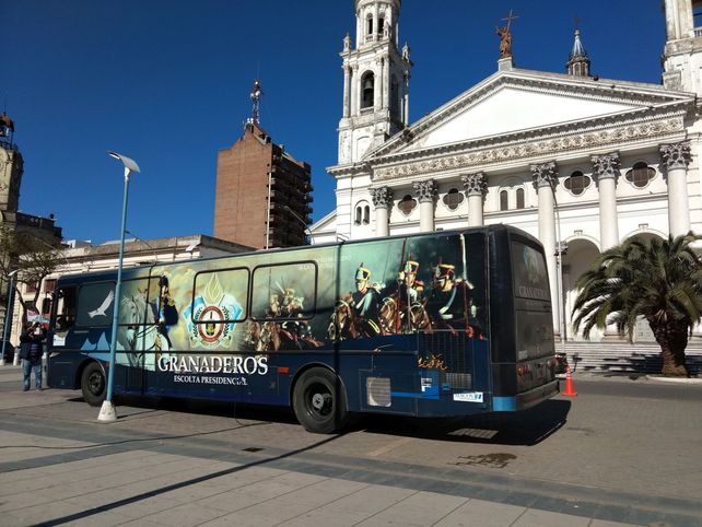 Granaderos instalaron museo móvil en plaza 1° de Mayo para revalorizar la historia